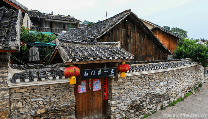 Huaxi-Qingyan-Ancient-Town-Scenic-Area-9