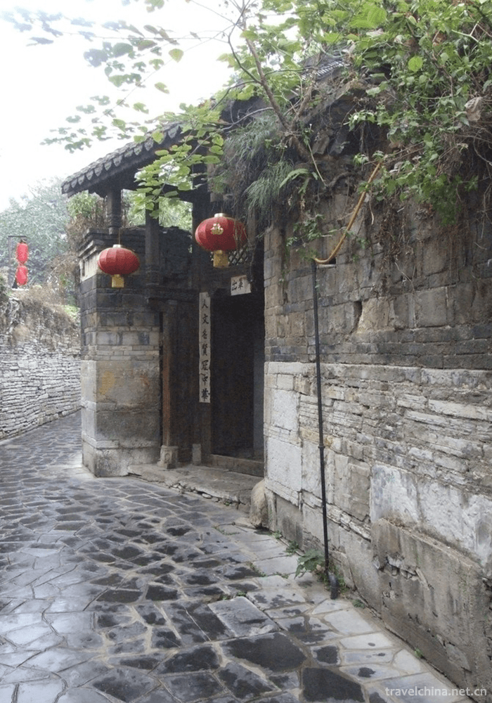 Huaxi-Qingyan-Ancient-Town-Scenic-Area-5