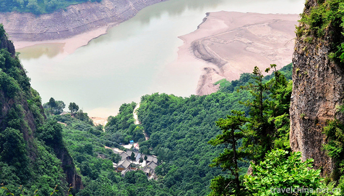 Kongtong-Mountain-Scenic-Spot-12