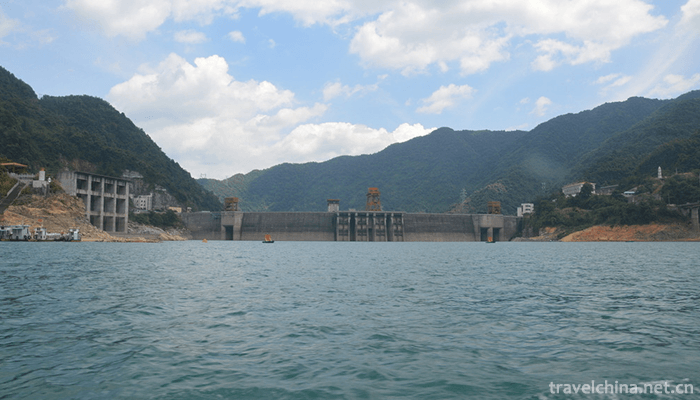Dongjiang-Lake-Tourist-Area,-Coconut-City-2
