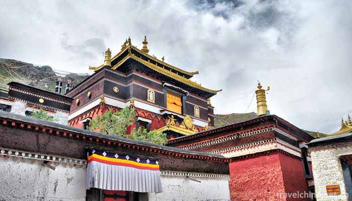 Zhashlenbu-Temple-Scenic-Spot-in-Shigaze-15