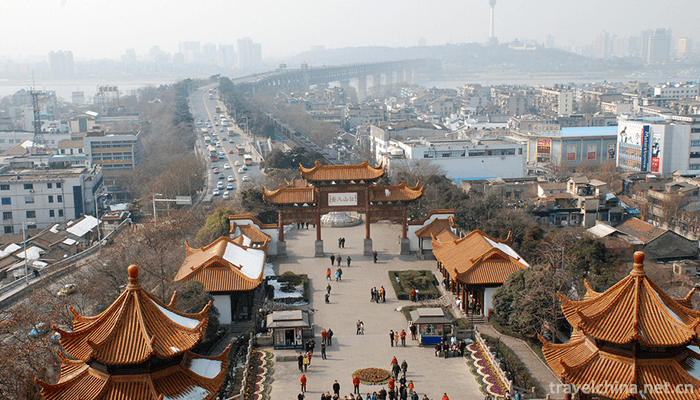 Huanghelou-Park,-Wuhan-1