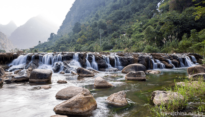 Huangguoshu-Waterfalls-Scenic-Area-8