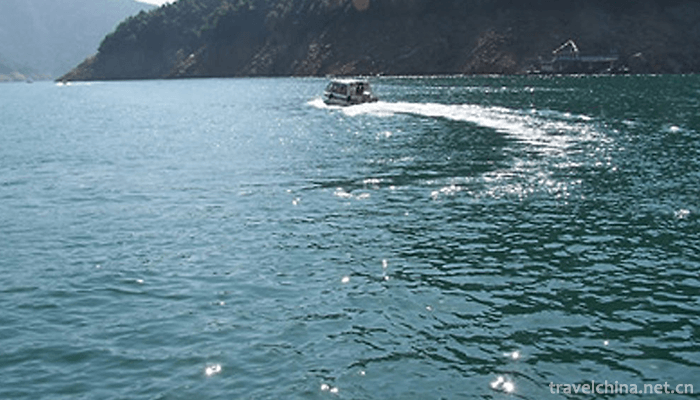 Dongjiang-Lake-Tourist-Area,-Coconut-City-11