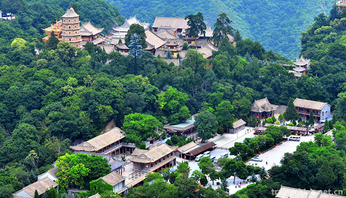 Kongtong-Mountain-Scenic-Spot-10