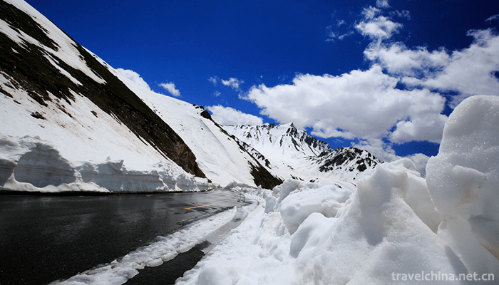 Tianshan-Tianchi-Scenic-Area-17