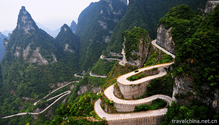 Tianmenshan-Mountain-tourist-area-9