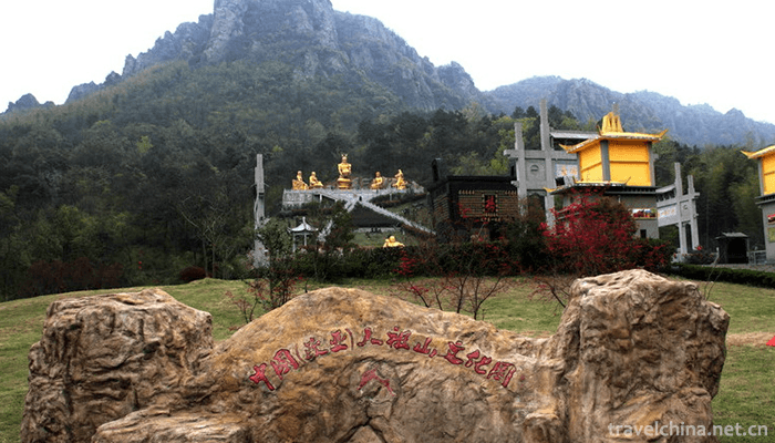 Yashan-Huahai-Stone-Forest-2