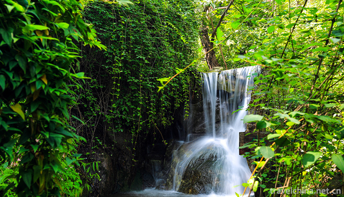 Jiulushan-Waterfalls-Scenic-Spot-9