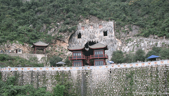 Jiuhuangshan-Ape-King-Cave-Scenic-Area-3