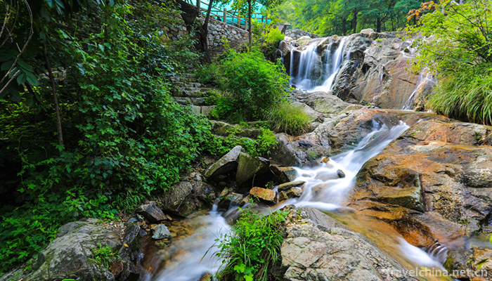 Jiulushan-Waterfalls-Scenic-Spot-11