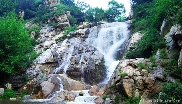Jiulushan-Waterfalls-Scenic-Spot-4