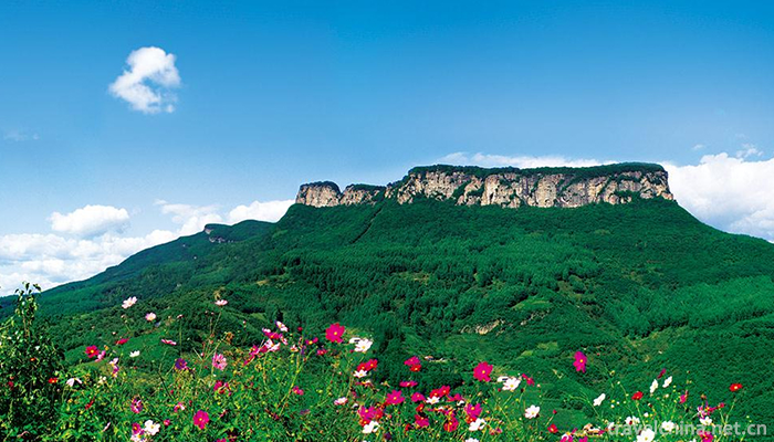 Five-women's-mountain-city-4