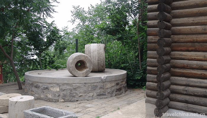 Nine-Towers-Chinese-Folk-Happy-Garden-3
