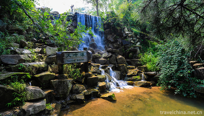 Jiulushan-Waterfalls-Scenic-Spot-14