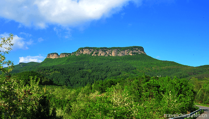 Five-women's-mountain-city-3