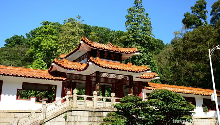 Fairy-Lake-Botanical-Garden-1