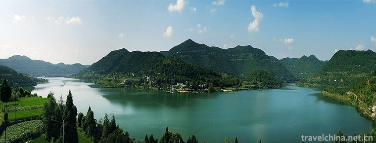 Shengzhong Lake Scenic Area 