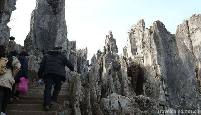Huaying-Mountain-Tourist-Area-2
