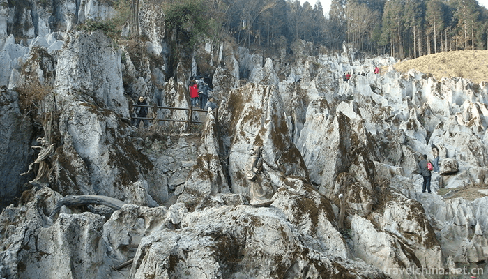Huaying-Mountain-Tourist-Area-3