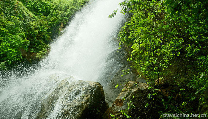 Baishuizhai-Scenic-Area-2