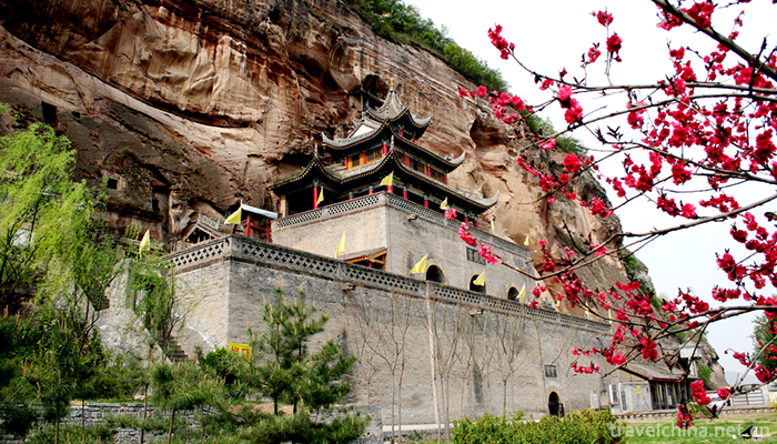 Binxian-Dafo-Temple-Grottoes-2
