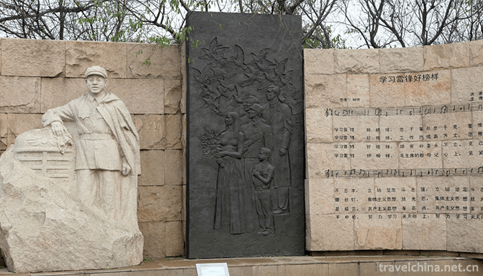 Leifeng-Memorial-Hall-in-Fushun-4