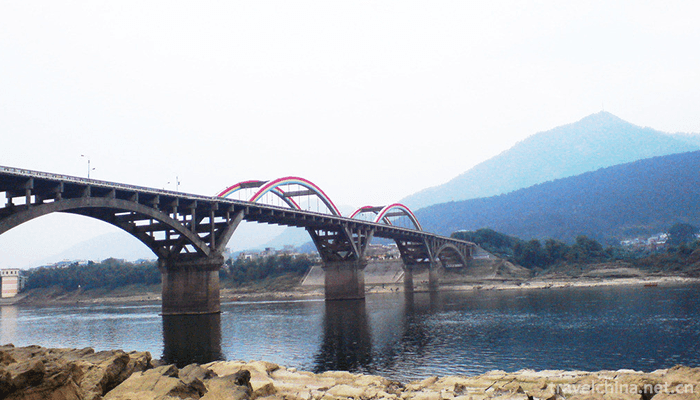 West-Mountain-Scenic-Spot-of-Guiping-2