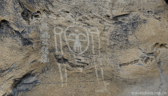 Helan-Mountain-Rock-Painting-2