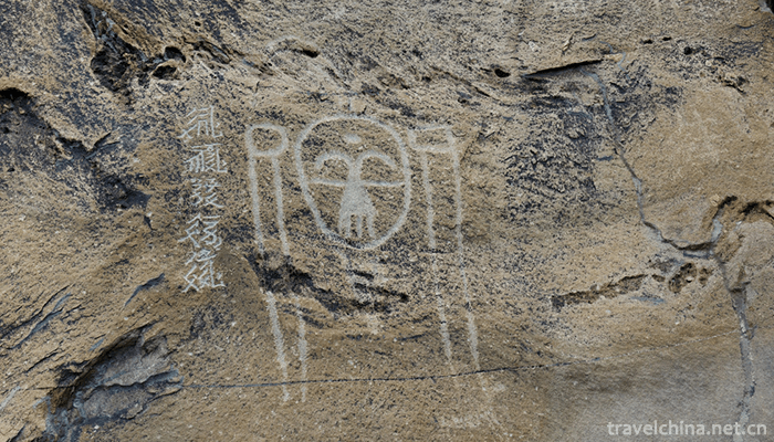 Helan-Mountain-Rock-Painting-4
