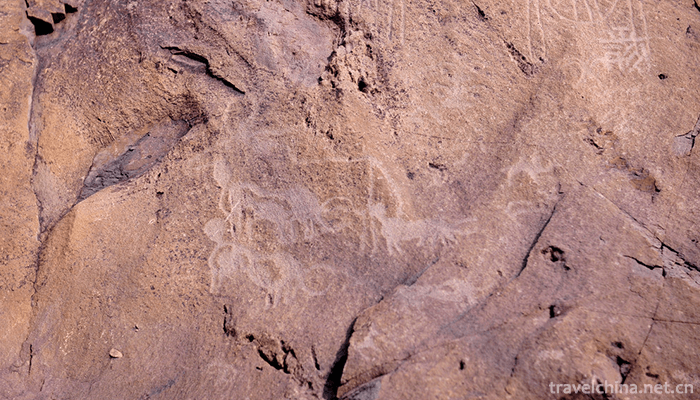 Helan-Mountain-Rock-Painting-11