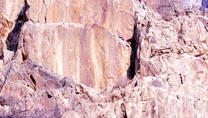 Helan-Mountain-Rock-Painting-7