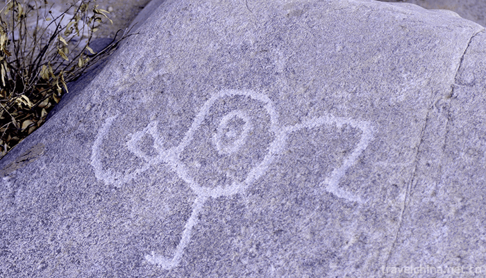Helan-Mountain-Rock-Painting-5