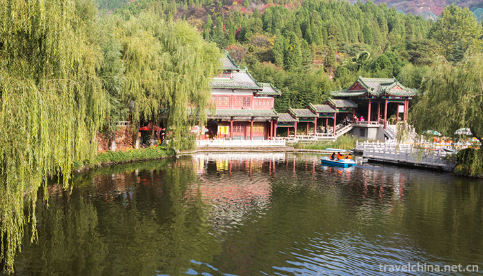 Red-Leaf-Valley-Eco-cultural-Tourist-Area-5