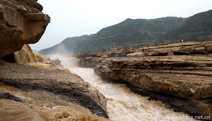 Hukou-Waterfall-5