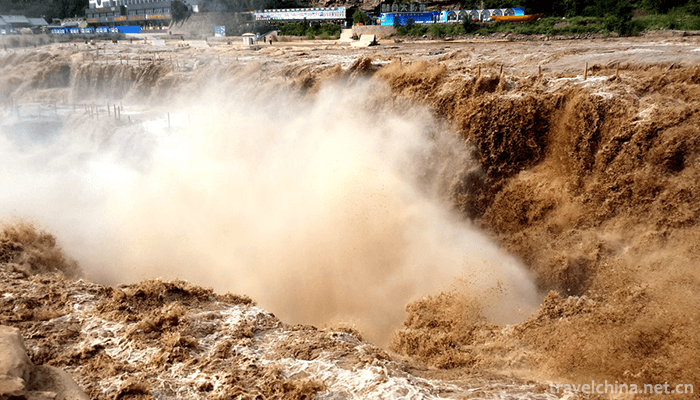 Hukou-Waterfall-10