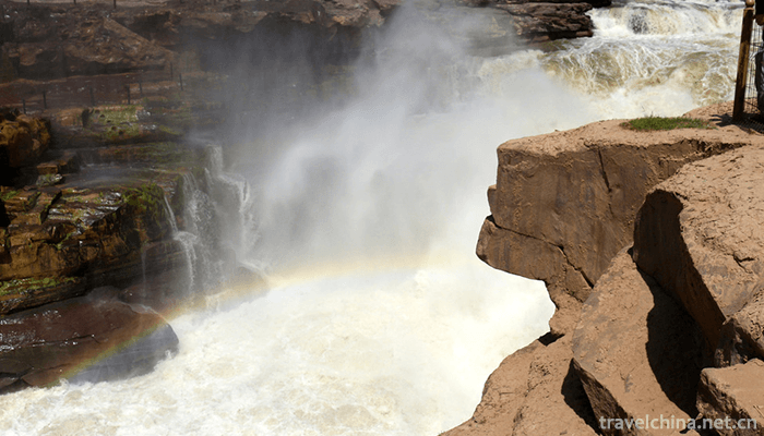 Hukou-Waterfall-6