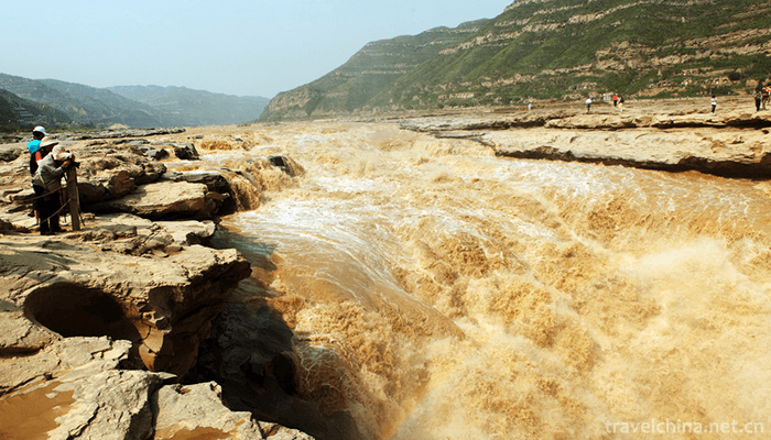 Hukou-Waterfall-1