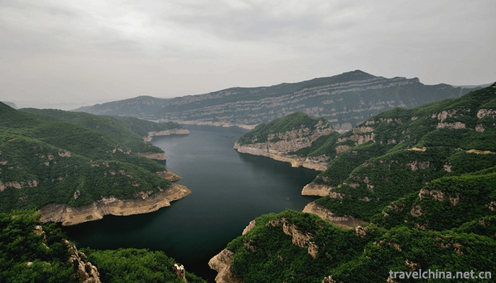 Scenic-Spots-of-the-Three-Gorges-of-the-Yellow-River-4