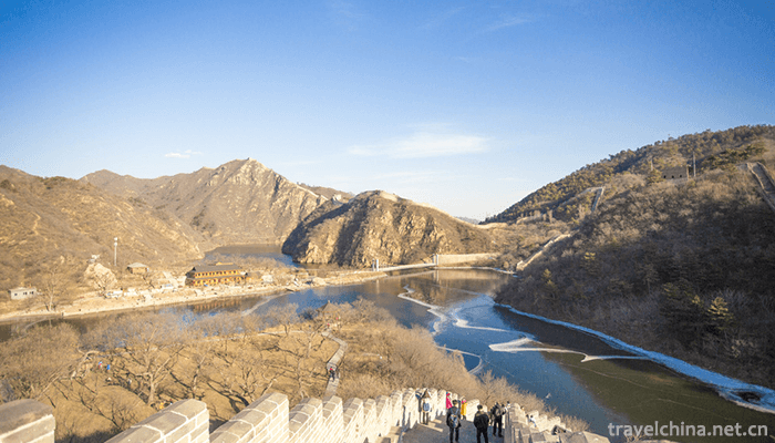 The-Great-Wall-of-Water-in-Huanghua-City-2