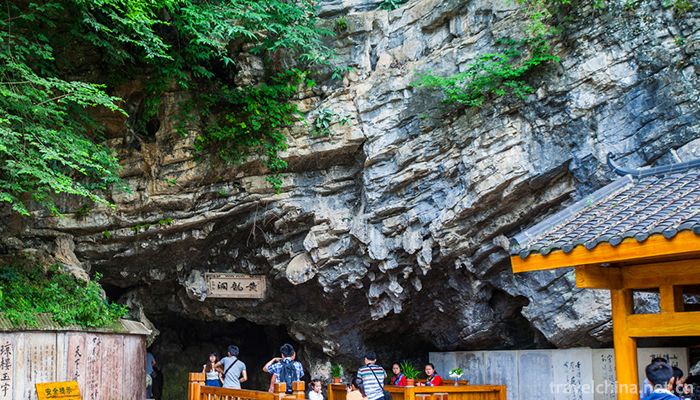 The-Yellow-Dragon-Cave-huanglong-Cave-5