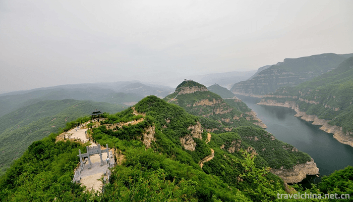 Scenic-Spots-of-the-Three-Gorges-of-the-Yellow-River-6