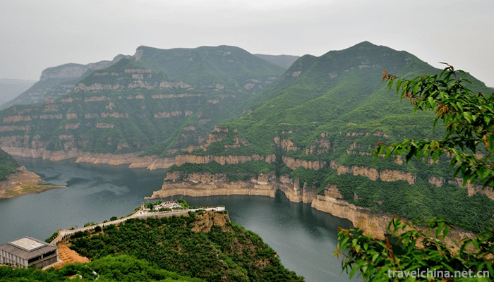 Scenic-Spots-of-the-Three-Gorges-of-the-Yellow-River-3