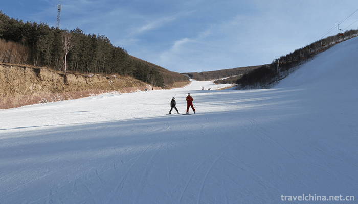 Jilin-Beidahu-Skiing-Ground-1