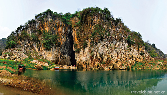 Yanzidong-in-Jianshui-County-4