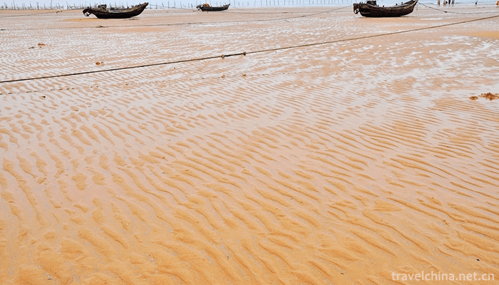 Golden-Sands-Beach-3