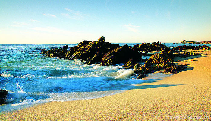Golden-Sands-Beach-1