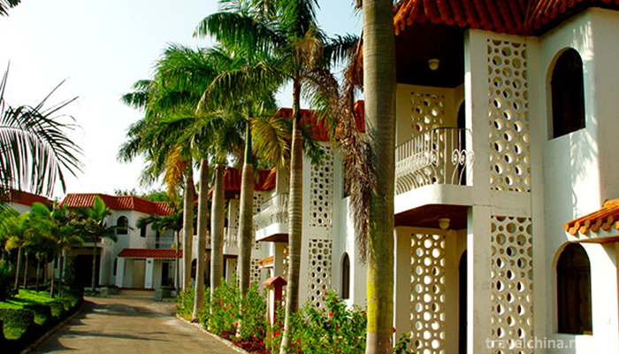 Blue-Moon-Bay-Hot-Spring-Resort-1