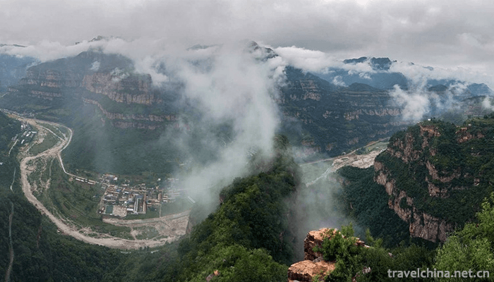 Linzhou-Taihang-Grand-Canyon-Scenic-Area-10