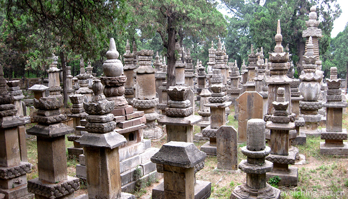 Lingyan-Temple-in-Jinan-8